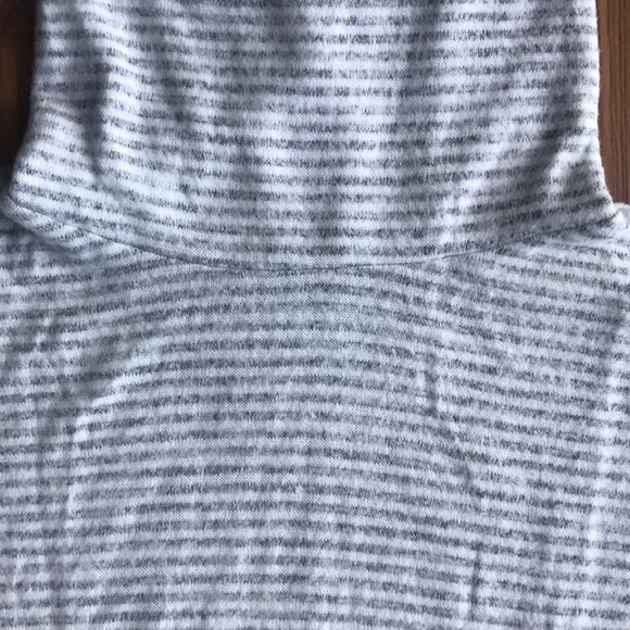 Abercrombie long sleeve striped turtleneck - Picture 2 of 7